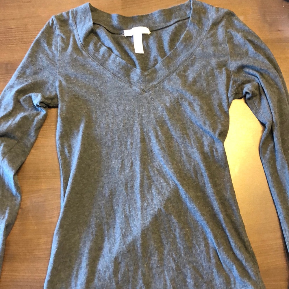 L Ambiance apparel grey long sleeved v neck shirt